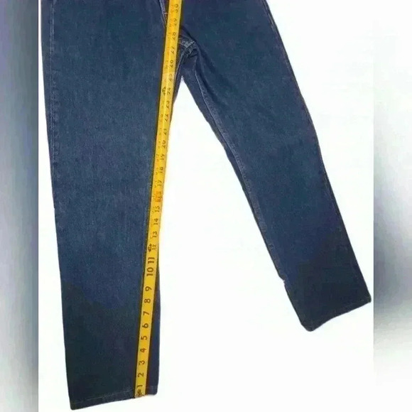 Dark Wash Levi 501s - Picture 9 of 9